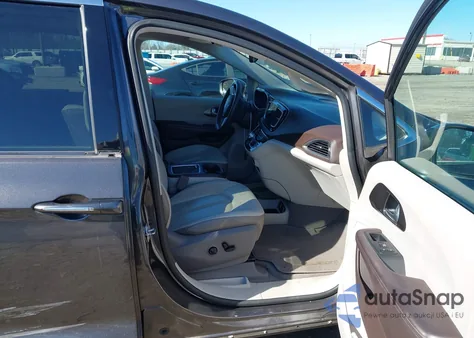 2017 Chrysler Pacifica Touring-L Plus из США, поврежденный, VIN 2C4RC1EG0HR577574